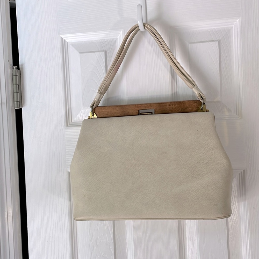 Women’s Handbag Vintage Wooden Clasp Signs Of Use And Wear